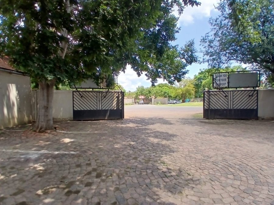 To Let commercial Property for Rent in Kroondal North West